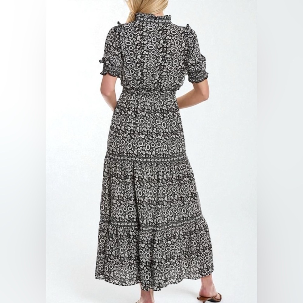 Chic Black and White Patterned Maxi Dress - Picture 2 of 12